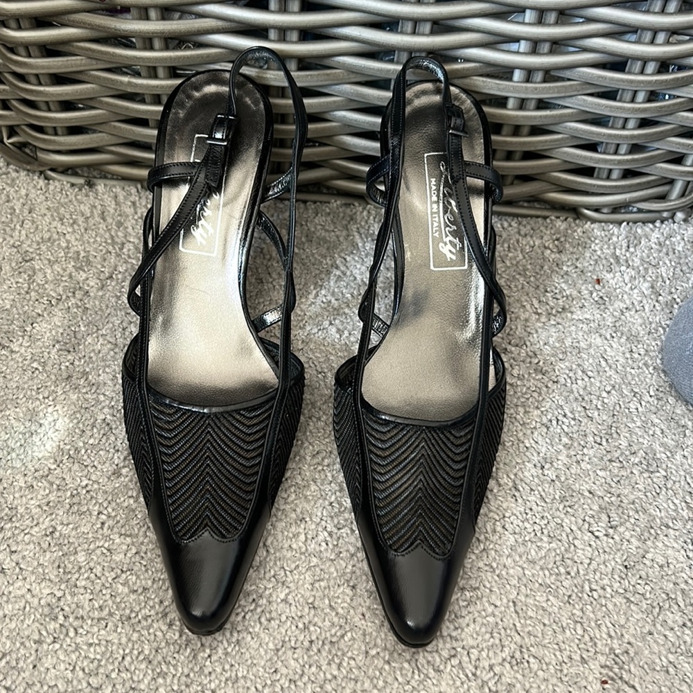 LIBERTY MADE IN ITALY BLACK SANDALS SHOES SIZE 38/8 - Picture 1 of 7